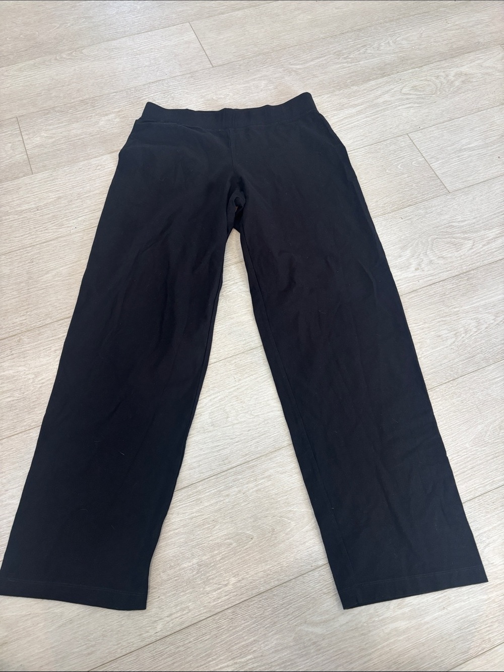 Eileen Fisher black straight leg pull on pants with elastic waist size Medium